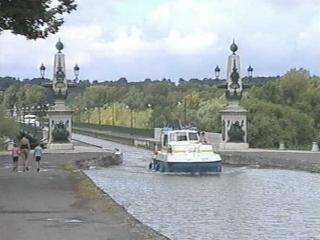 086Briare.jpg (14342 bytes)